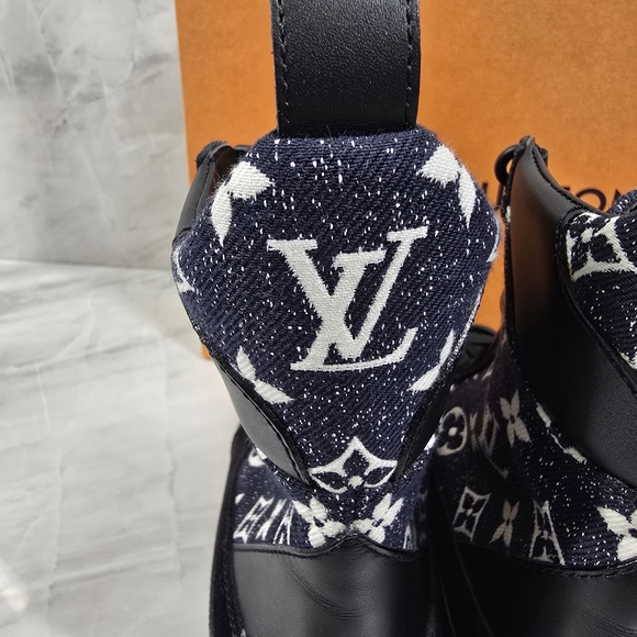 ‼️SOLD‼️Louis Vuitton Lace Up Boots - Picture 8 of 12